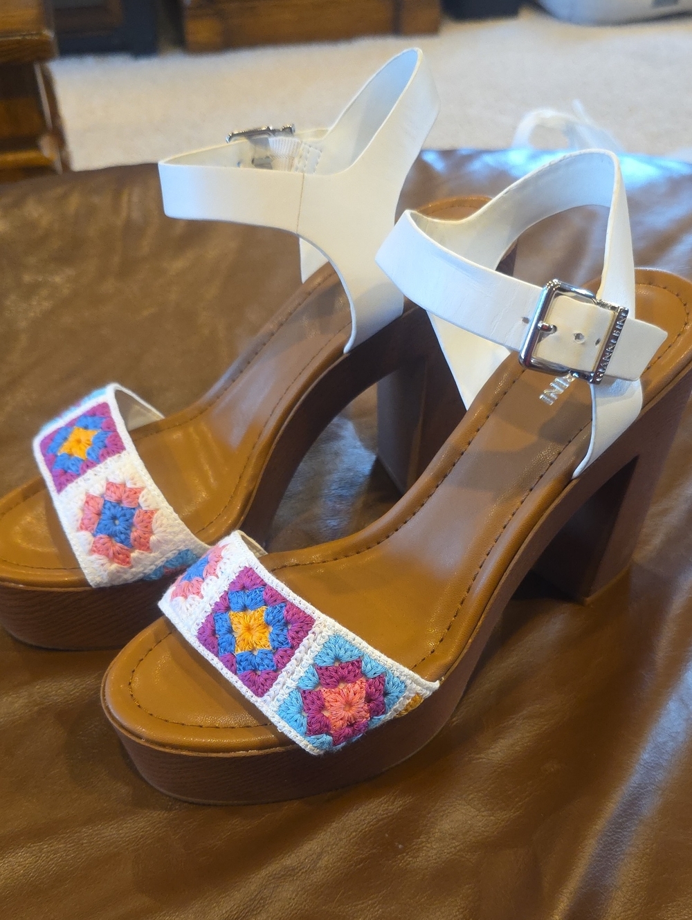 Gianni Bini Palmeera Platform Sandals with Multicolor Crochet Accent Sz 10